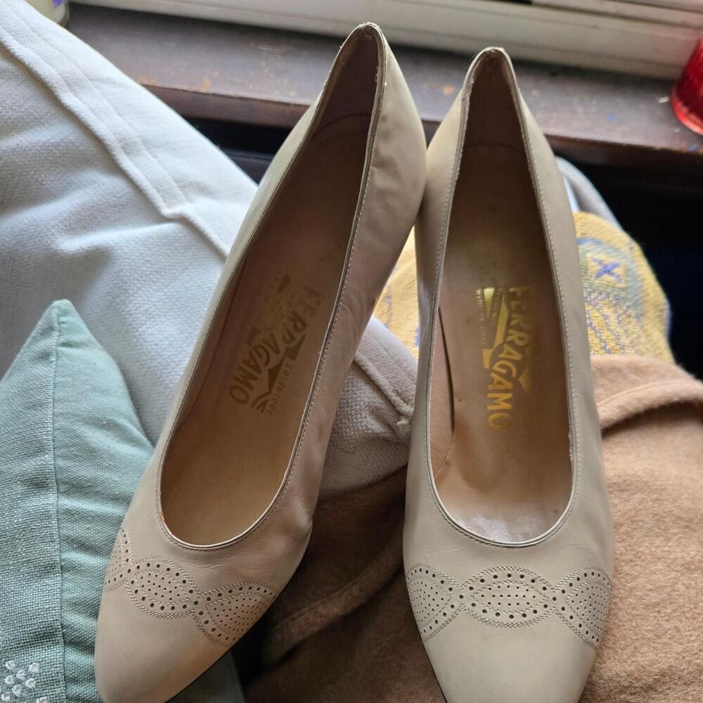Salvatore-ferragamo Women's Cream and Tan Courts